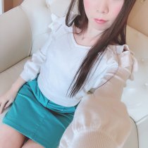 愛用品　グリーンのタイトスカート♡